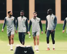 西汉姆联全队彼此信赖狼队客场虚心接受教导的简单介绍