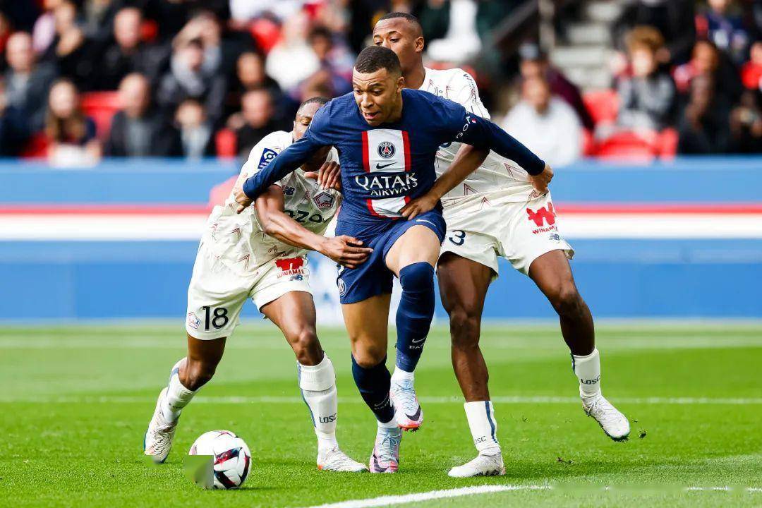 阿赫利奥马尔以惊人表现领跑法甲(利雅得希拉尔vs迪拜阿赫利沙巴布) 阿赫利奥马尔以惊人表现领跑法甲(利雅得希拉尔vs迪拜阿赫利沙巴布)